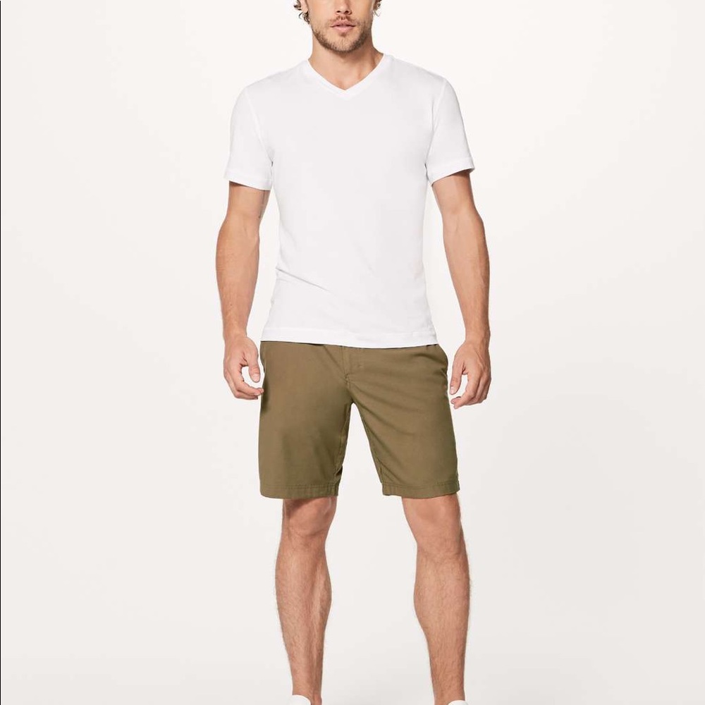 Lululemon Mens Commission Short in Dark Tan Beige *9"